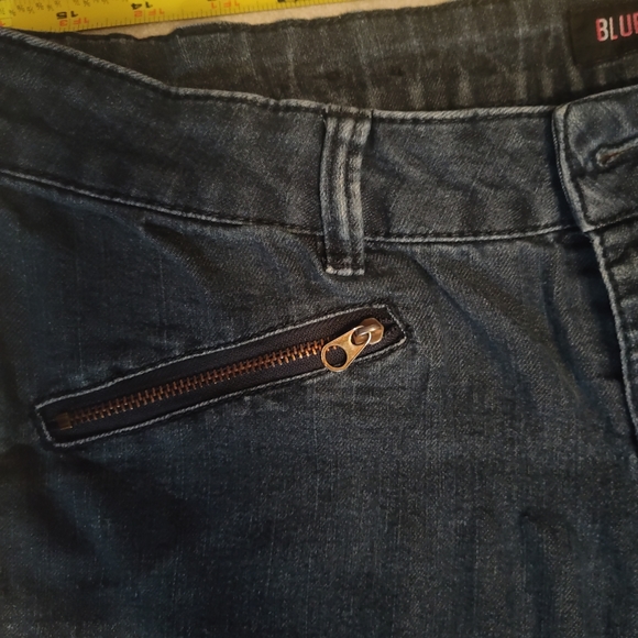 Blue Spice Women's Size 11 Dark Wash, Boot Cut, Slant Pocket Jeans - Picture 5 of 8